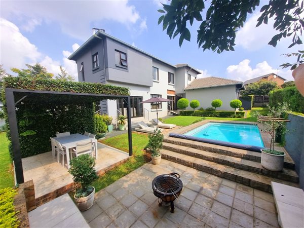 4 Bedroom House 4 Bedroom House