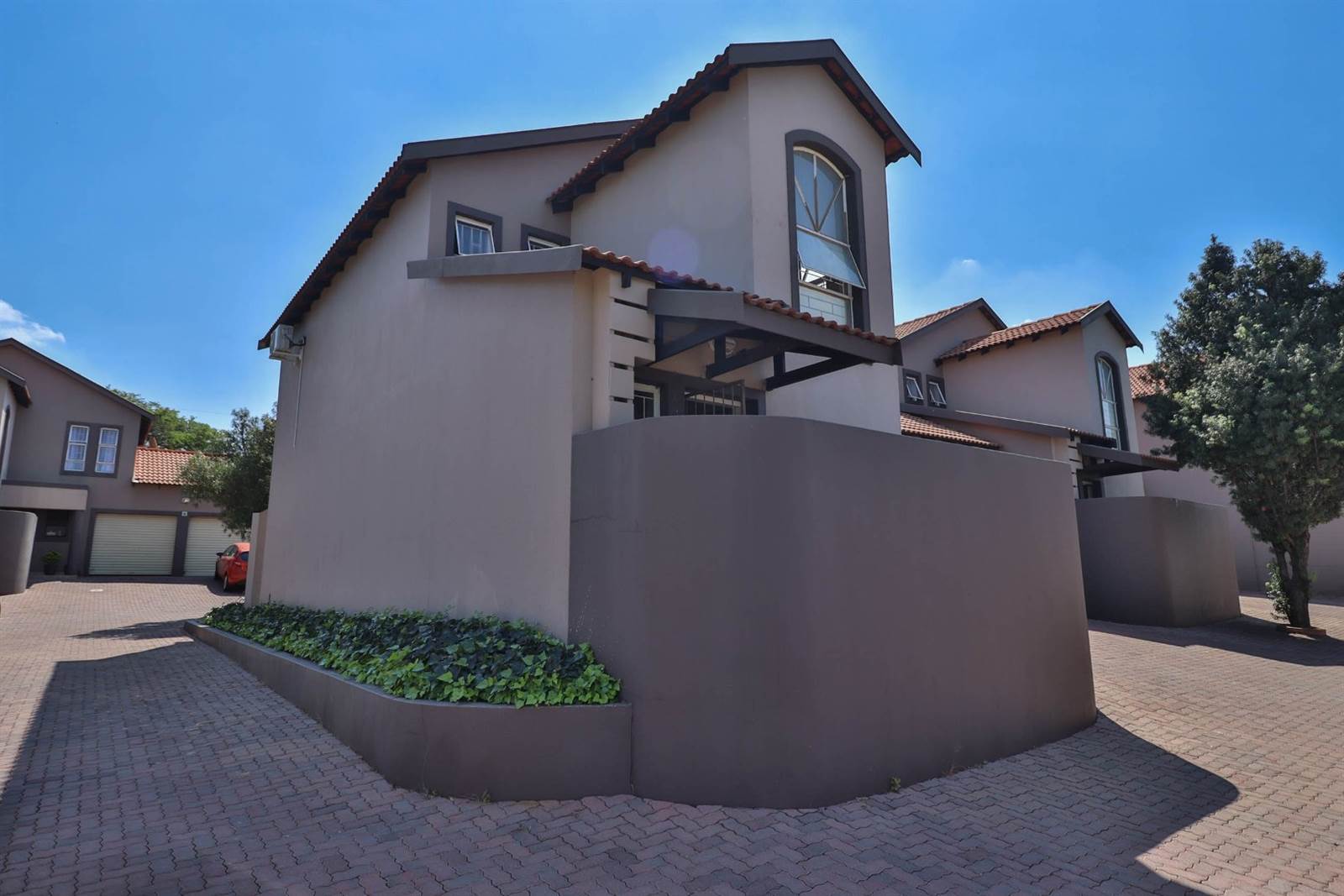 3 Bed Townhouse in Brooklands Lifestyle Estate photo number 3