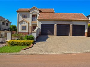 5 Bed House in Rietvlei Heights Country Estate