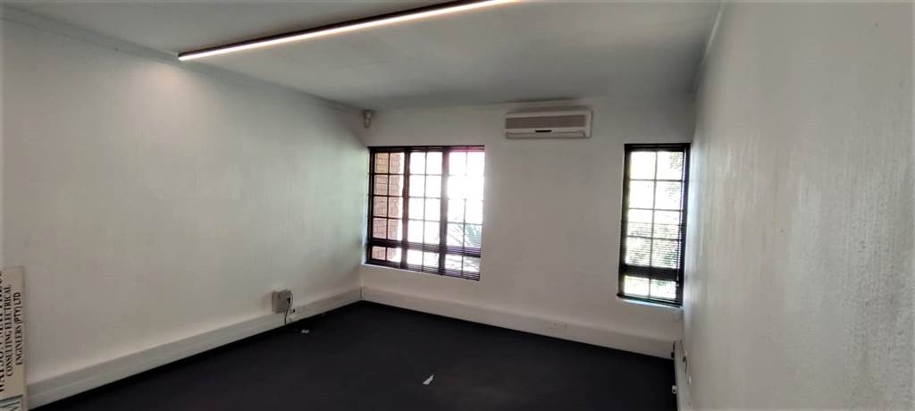 98  m² Commercial space in Centurion CBD photo number 4