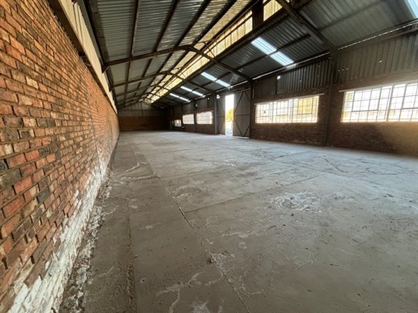 499  m² Industrial space