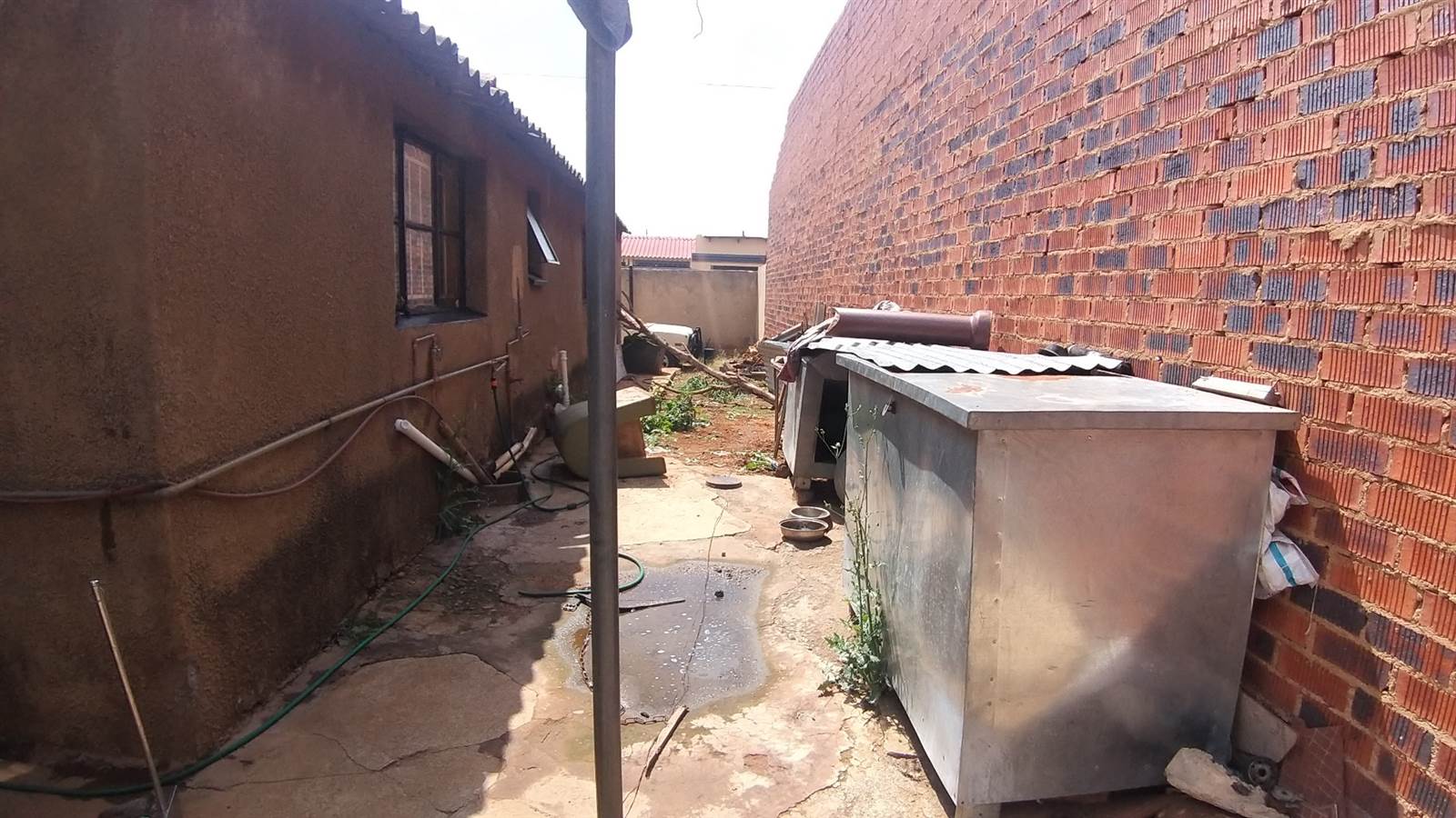 2 Bed House in Soweto Central photo number 10