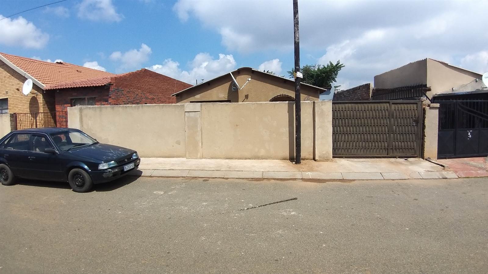 2 Bed House in Soweto Central photo number 1