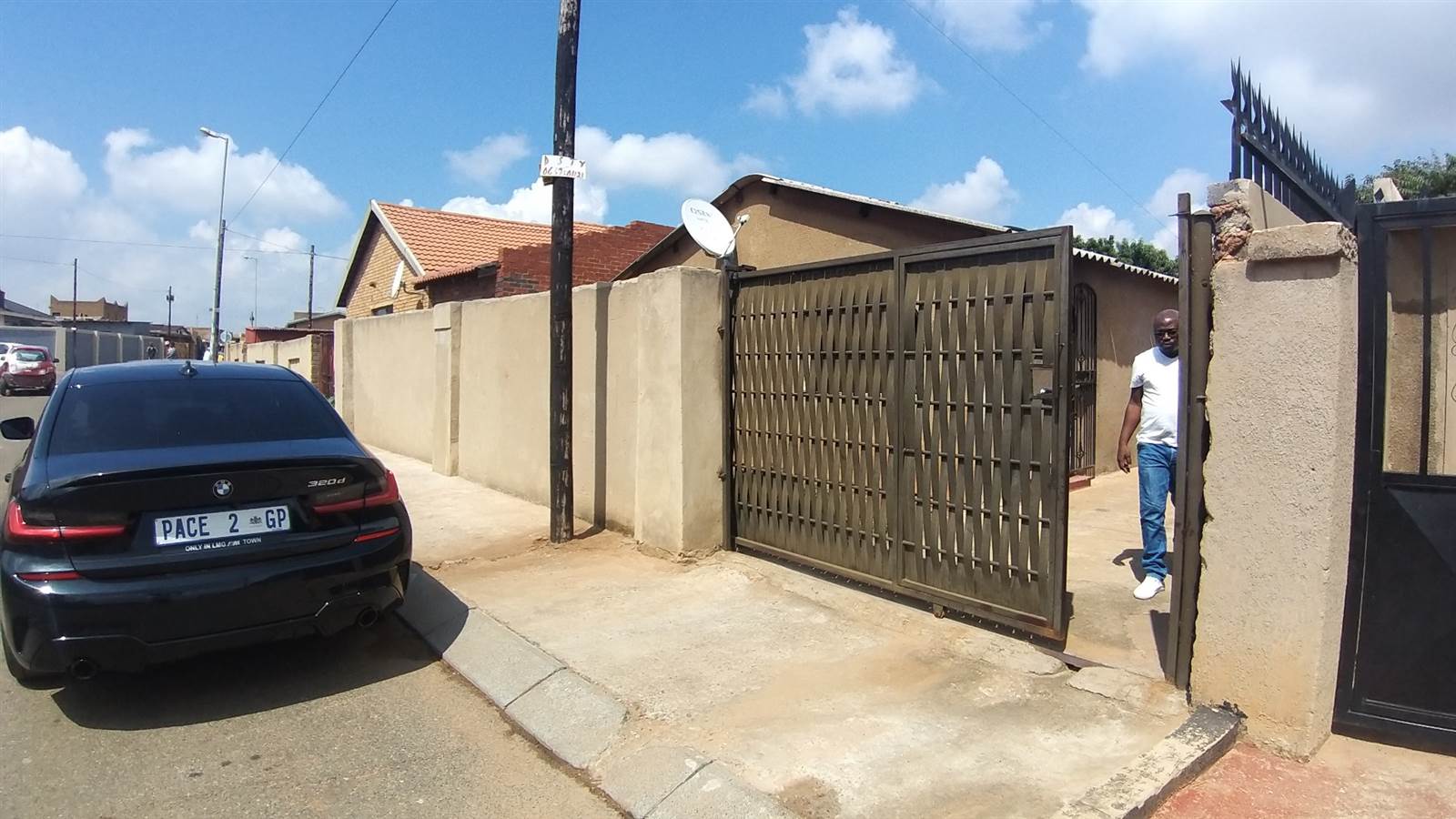 2 Bed House in Soweto Central photo number 3