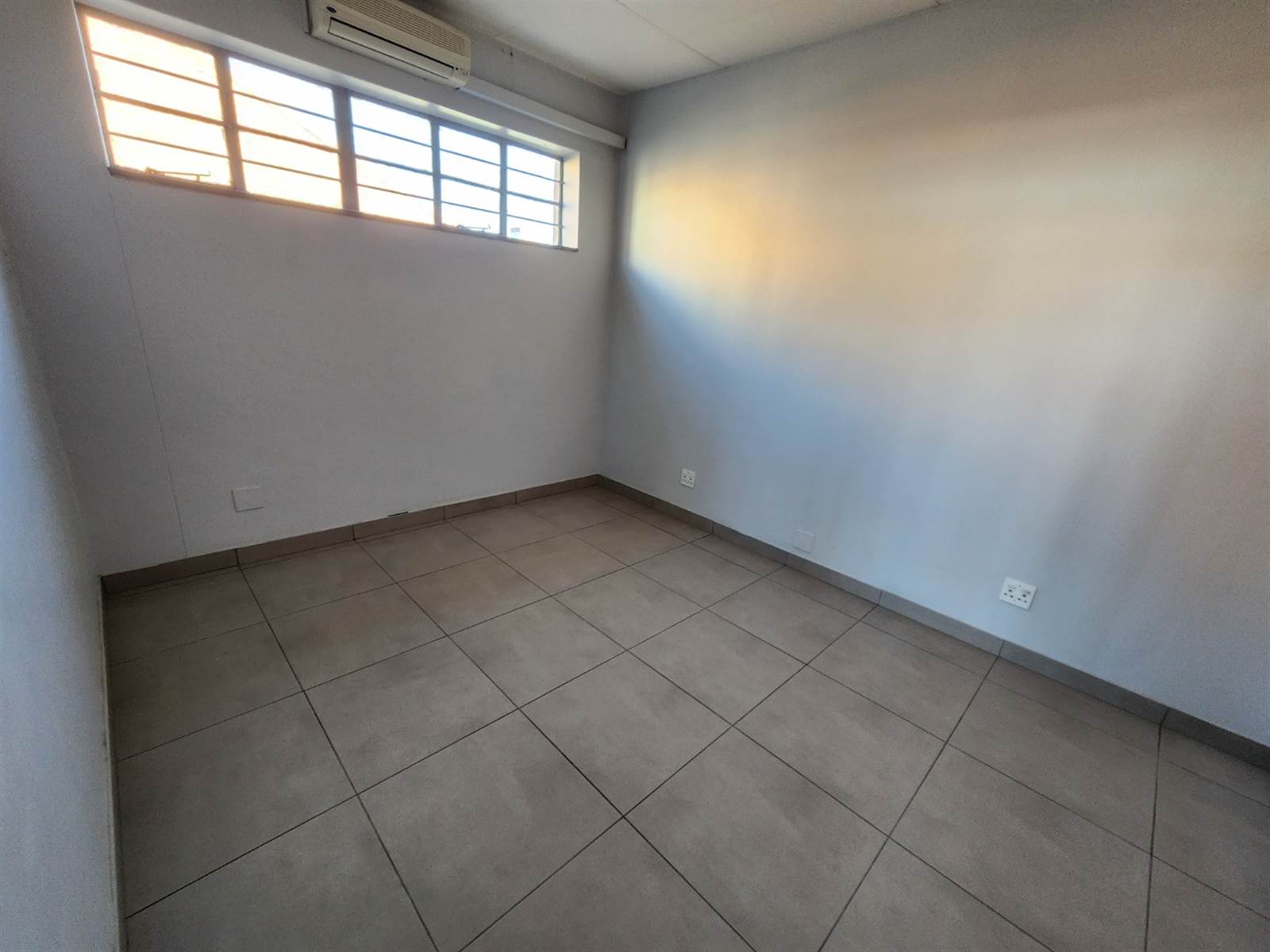 1070  m² Commercial space in Klerksdorp photo number 25