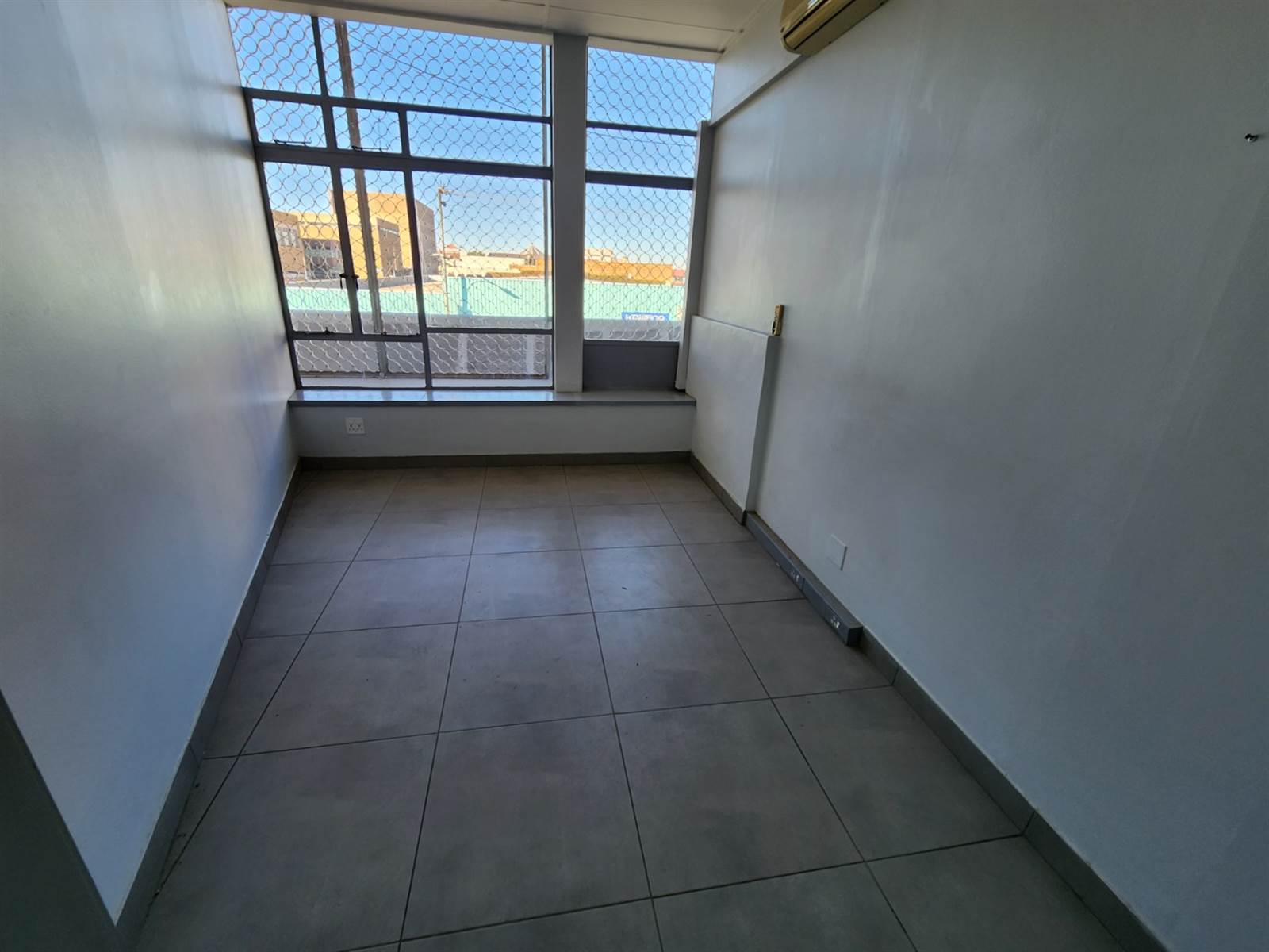 1070  m² Commercial space in Klerksdorp photo number 18