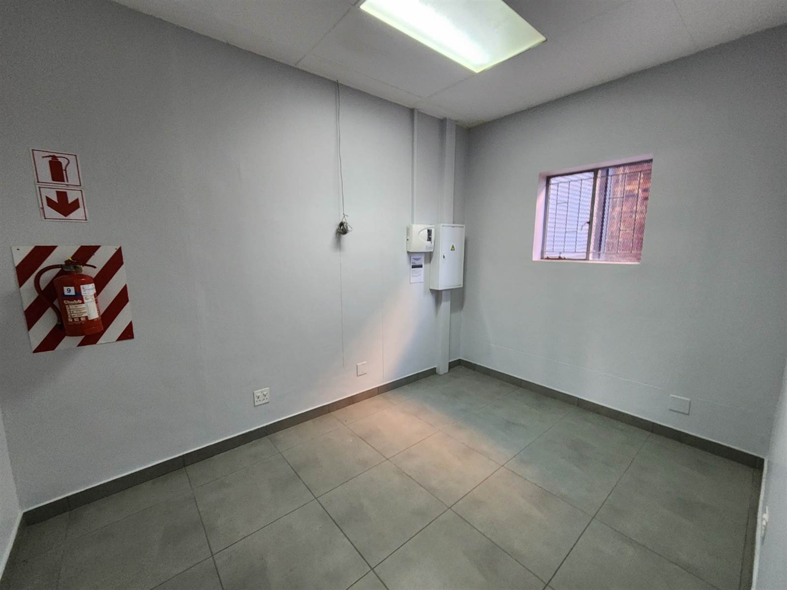 1070  m² Commercial space in Klerksdorp photo number 13
