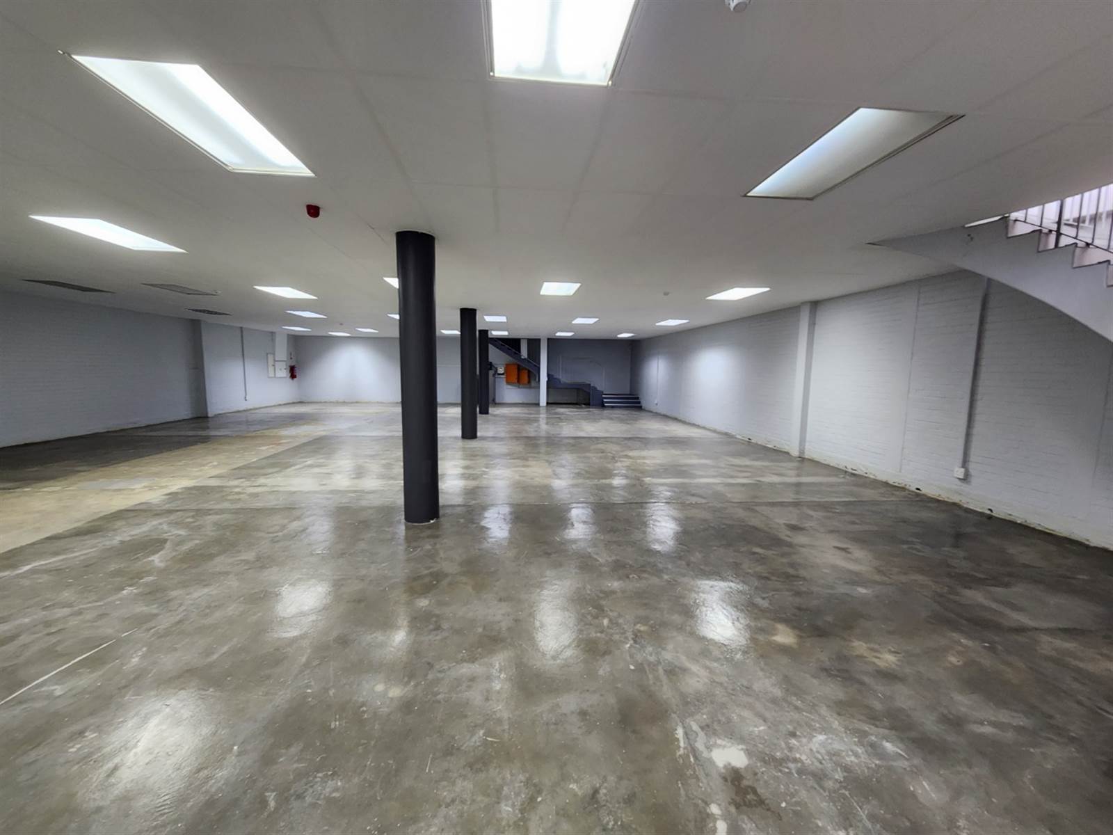 1070  m² Commercial space in Klerksdorp photo number 4