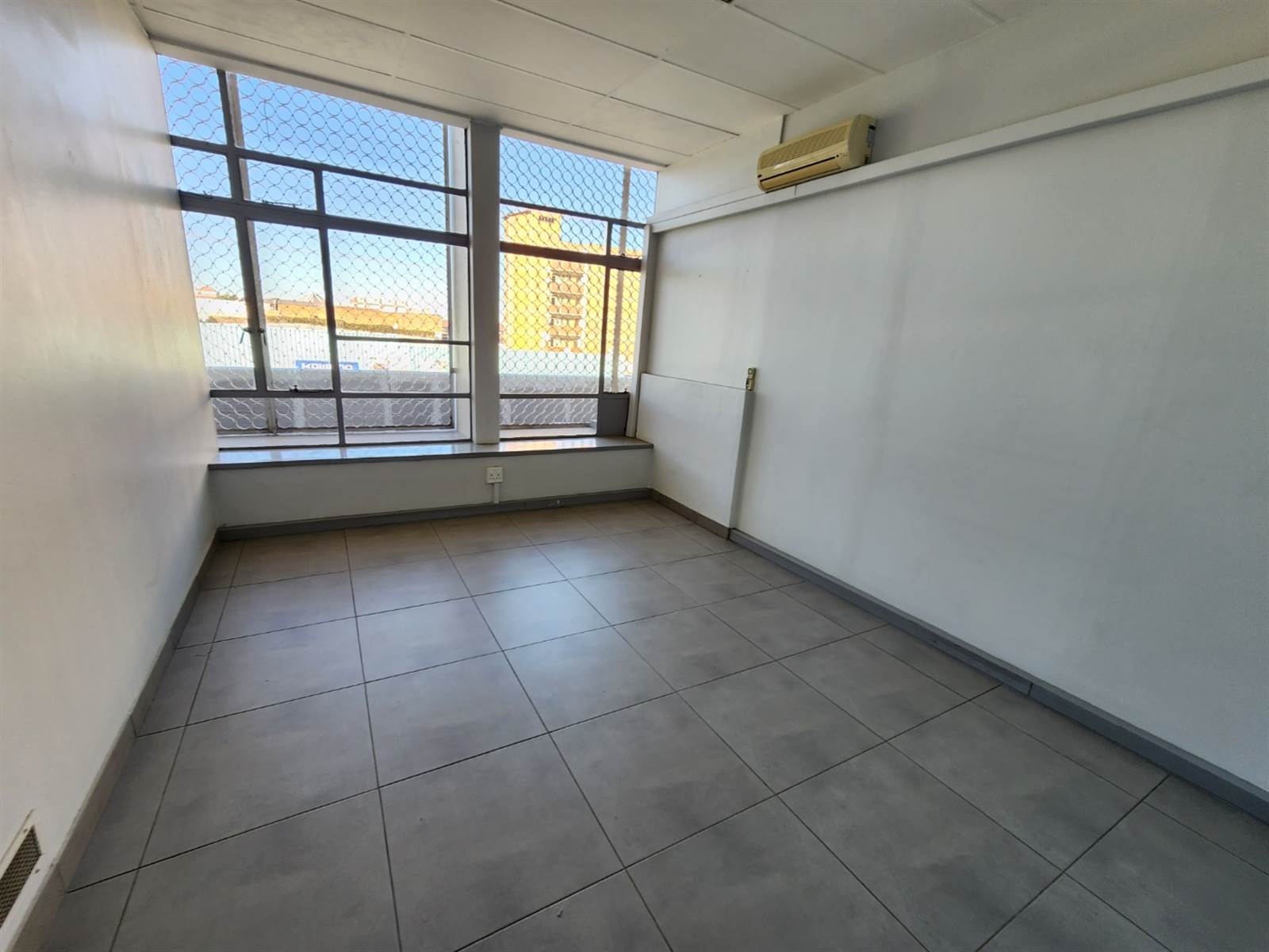 1070  m² Commercial space in Klerksdorp photo number 20