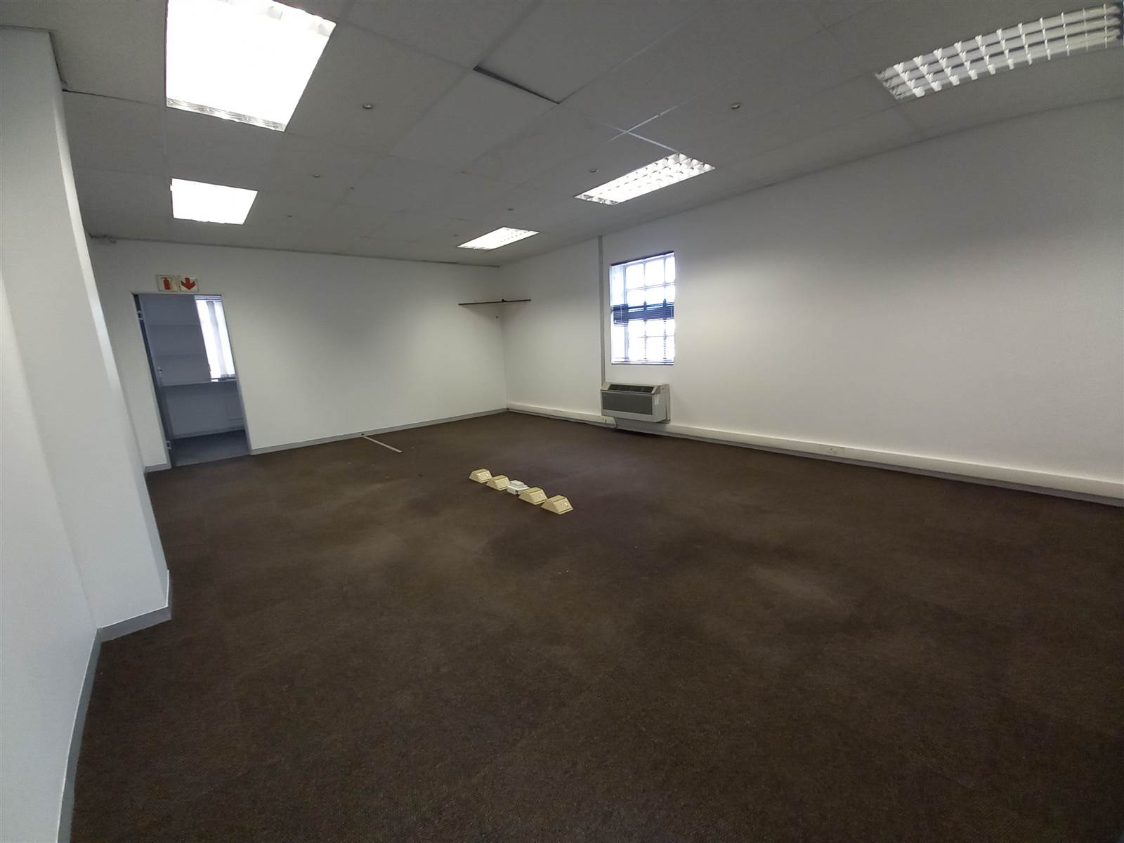 85  m² Commercial space in Greenacres photo number 3