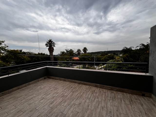4 Bed House in Waterkloof Ridge photo number 7