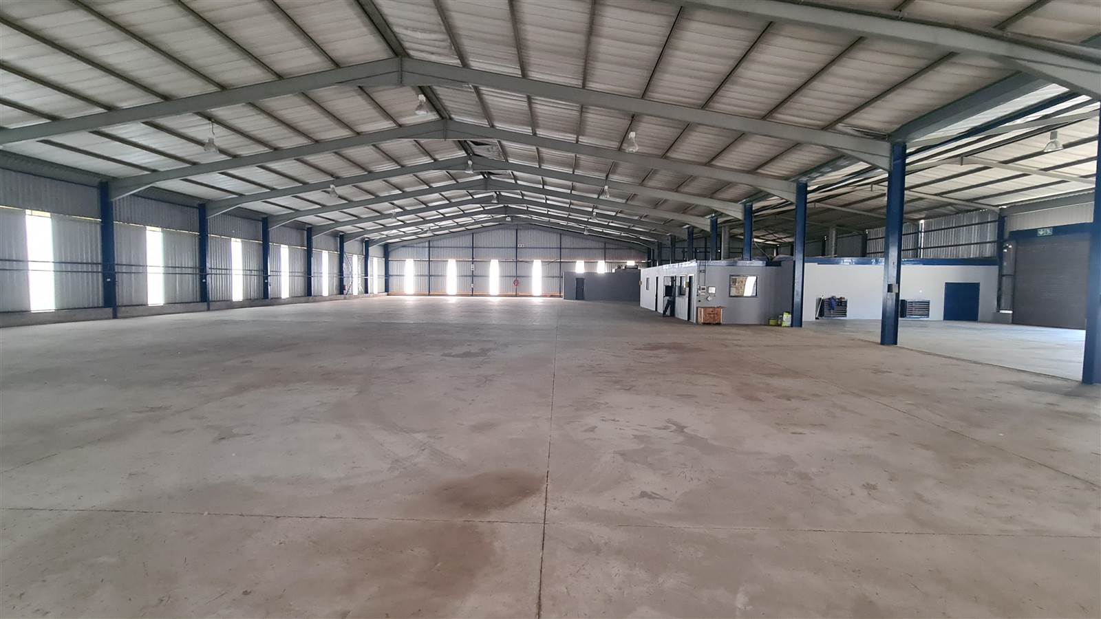 2600  m² Industrial space in Clayville photo number 1