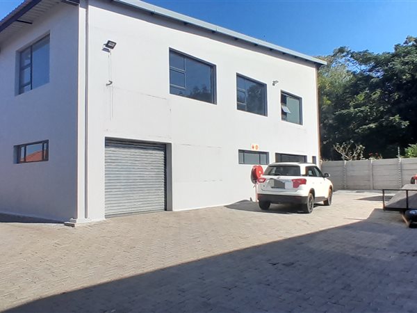 321  m² Commercial space in Waterval East