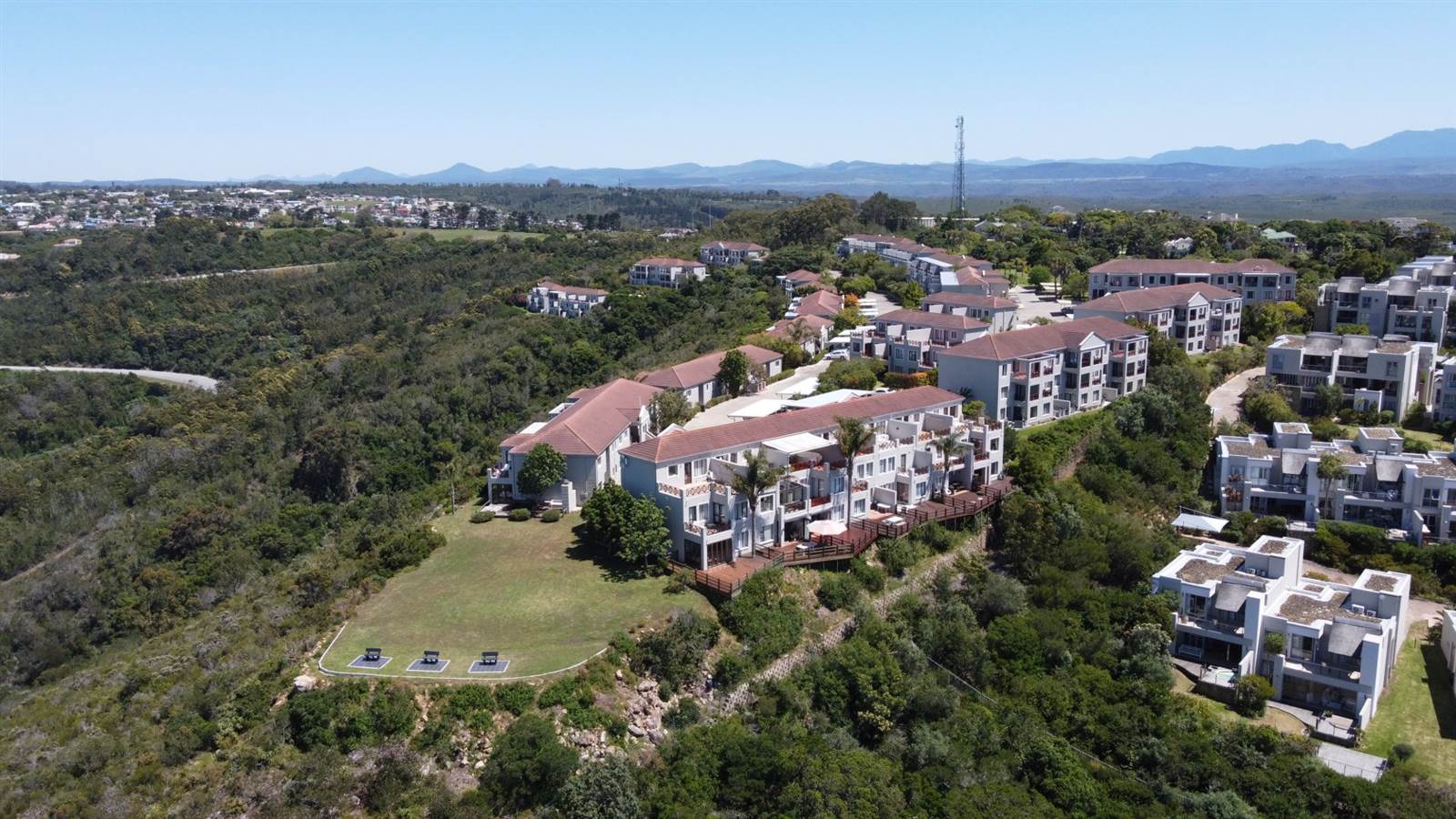 4 Bed Apartment in Plettenberg Bay photo number 25