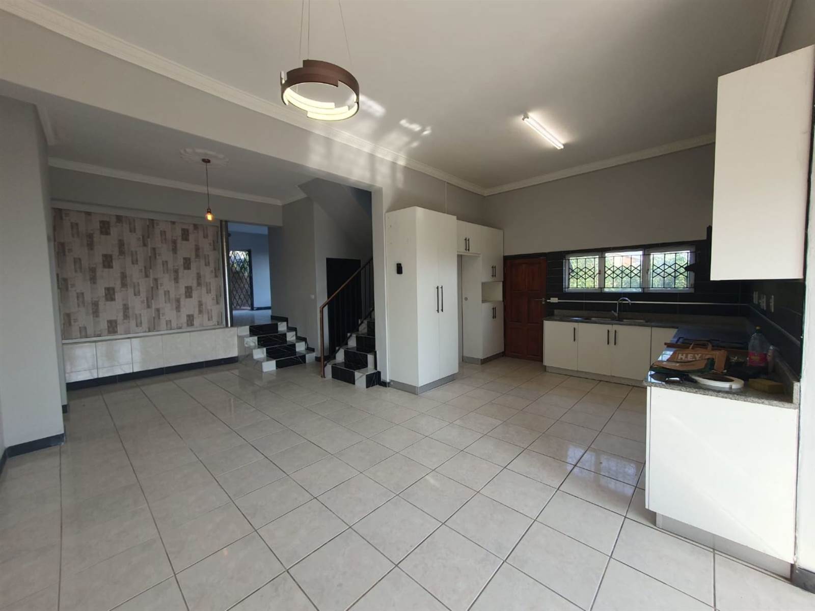 3 Bed Townhouse in Athlone Park photo number 27