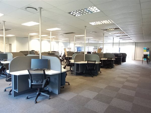 683  m² Office Space in Fairview