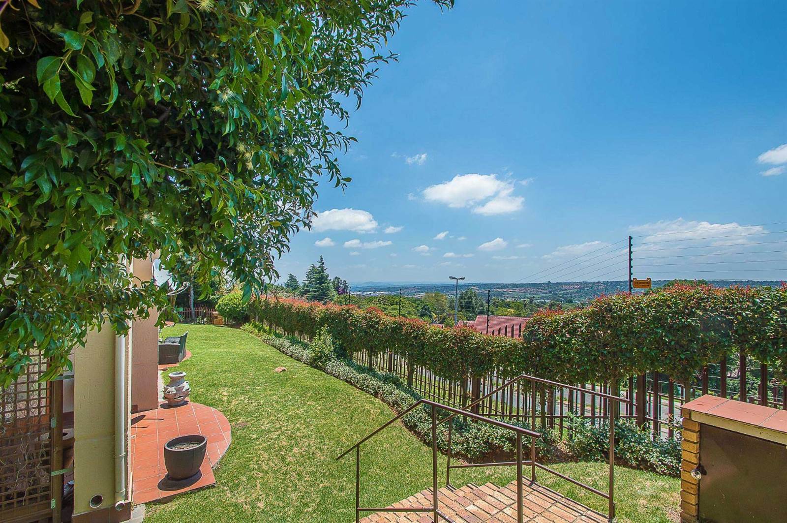 2 Bed Apartment in Constantia Kloof photo number 18