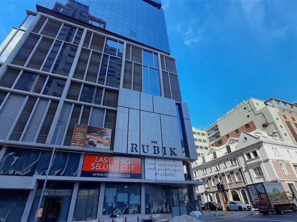 273  m² Retail Space