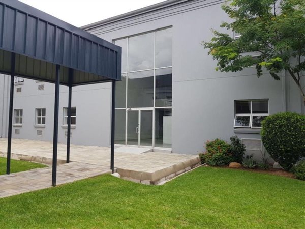 679  m² Commercial space in Halfway Gardens