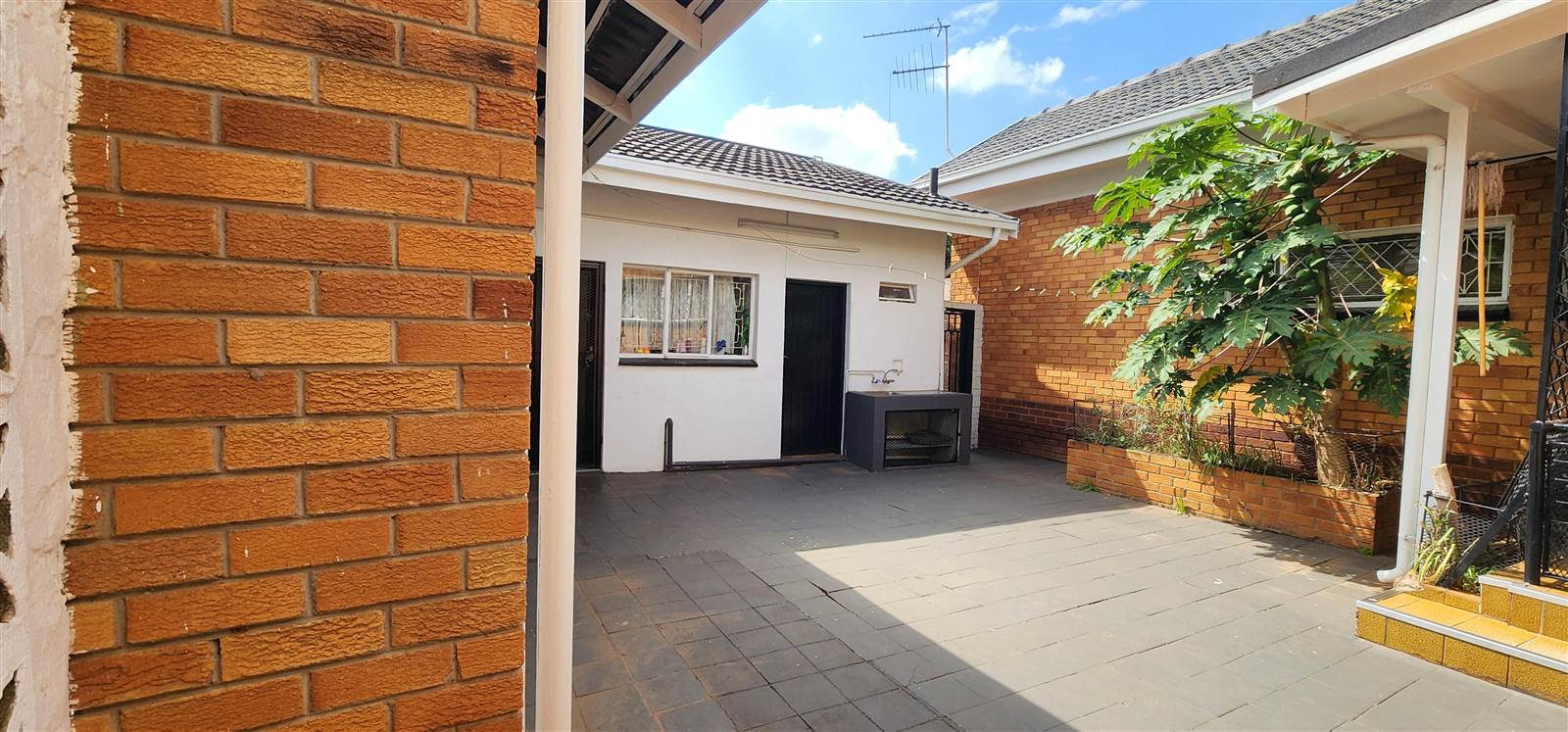 4 Bed House in Laudium photo number 30