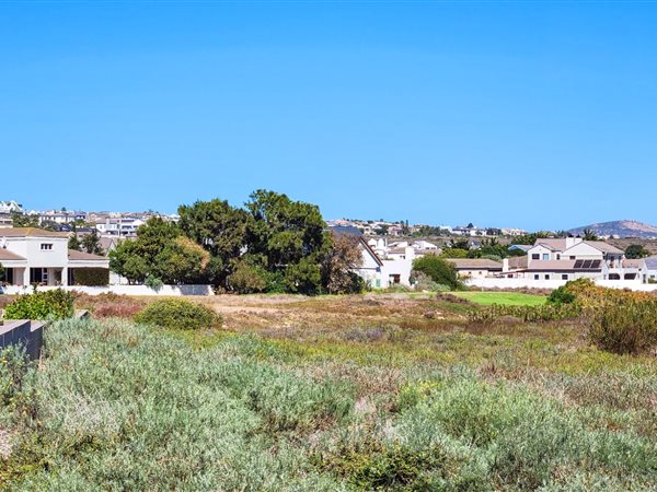 1167 m² Land available in Country Club