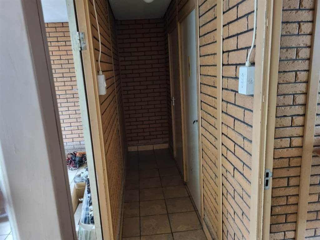 200  m² Commercial space in Edenvale photo number 6