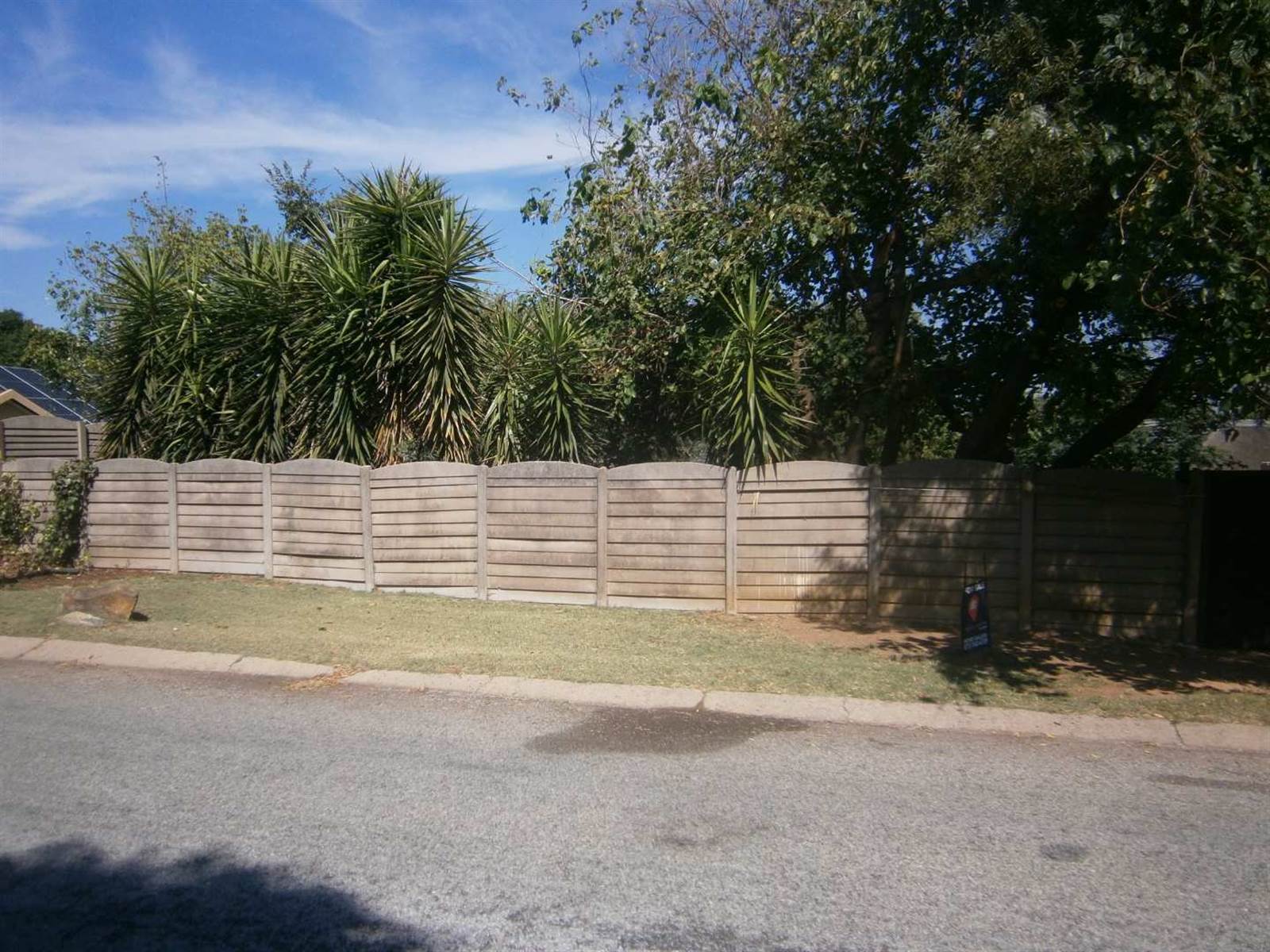 504 m² Land available in Brackendowns photo number 14