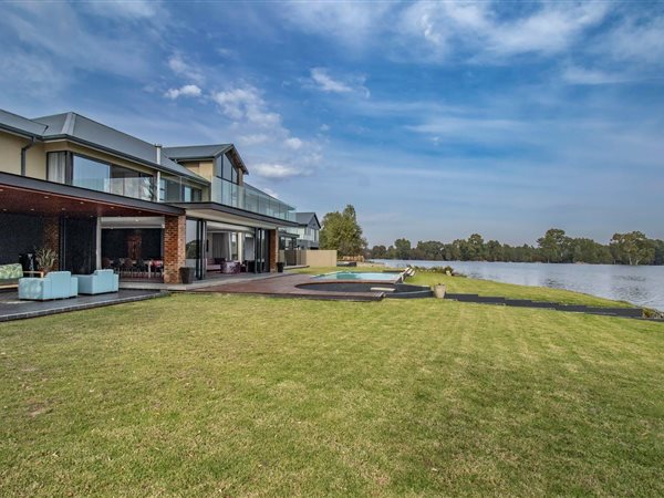 7 Bed House in Parys Golf Estate