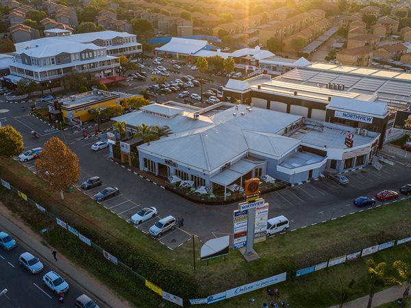 355  m² Retail Space in North Riding