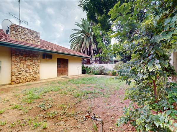 6 Bed House in Potchefstroom Central