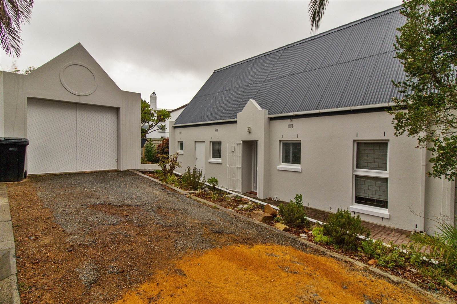 3 Bed House in Bredasdorp photo number 3