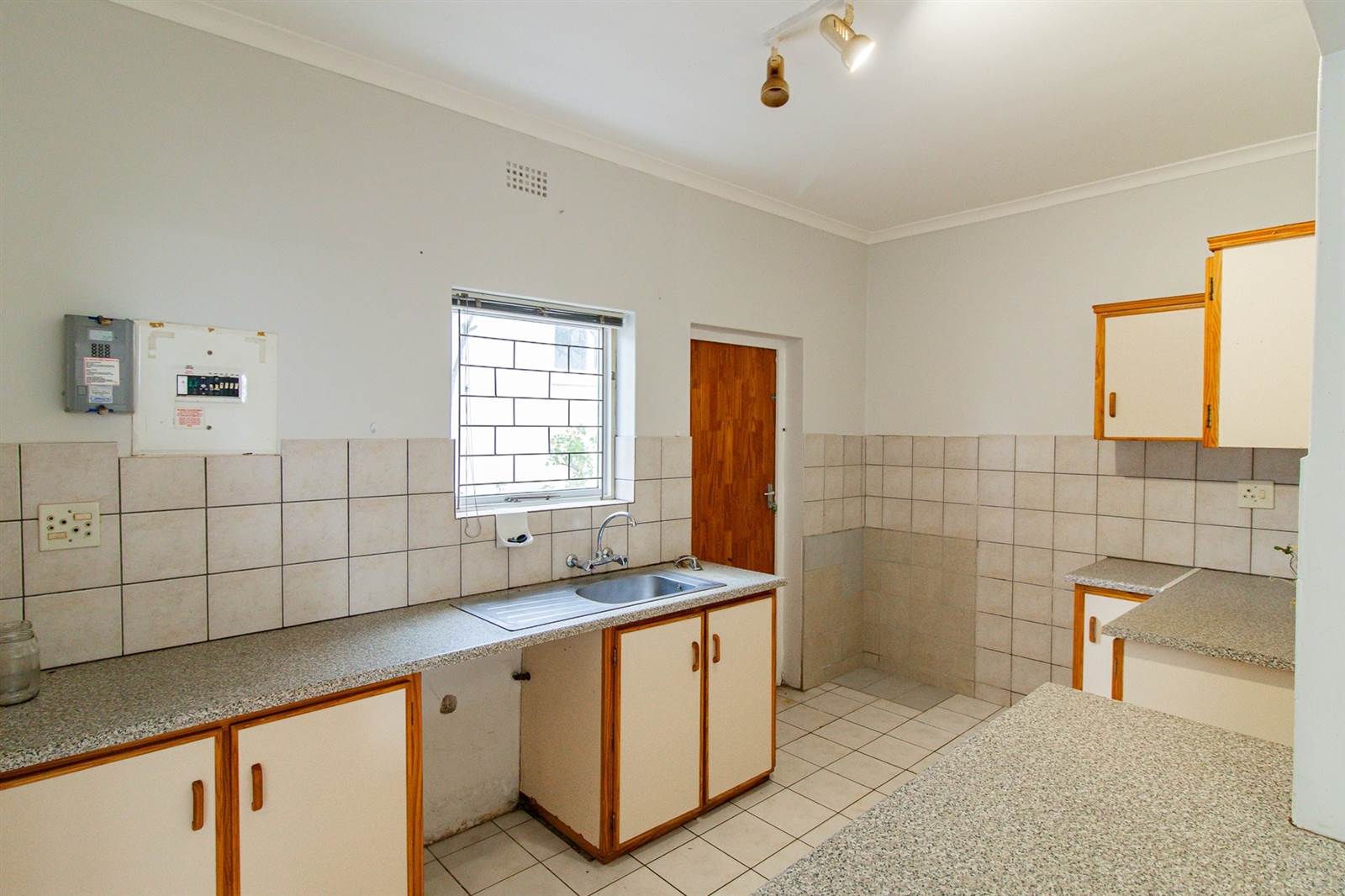 3 Bed House in Bredasdorp photo number 19
