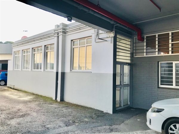 580 m² Industrial space 580 m² Industrial space