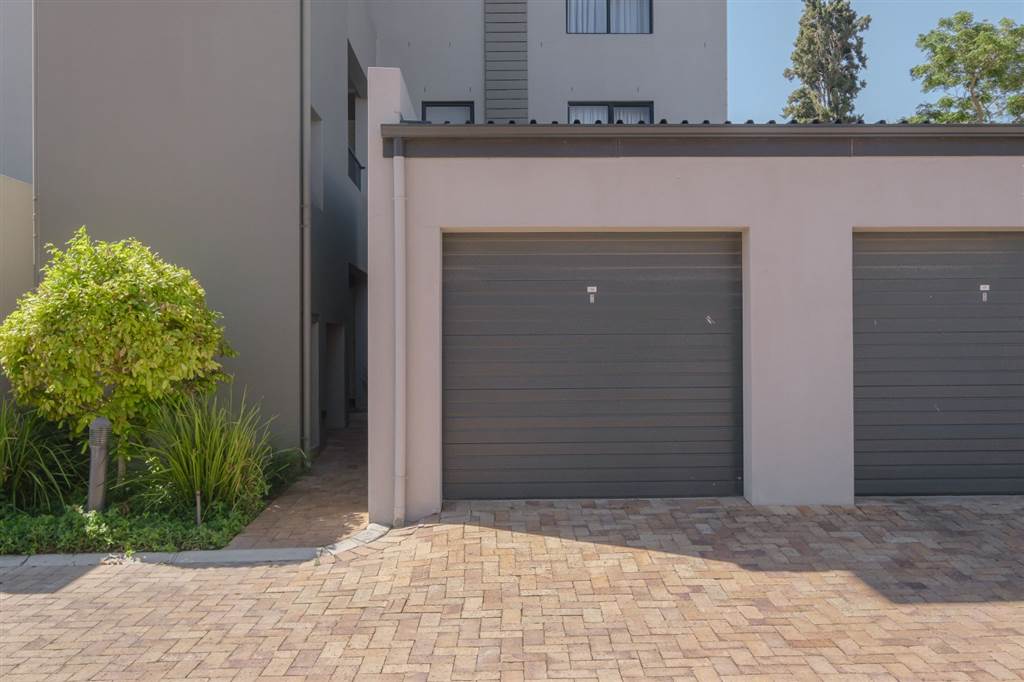 2 Bed Apartment in Brackenfell Central photo number 25
