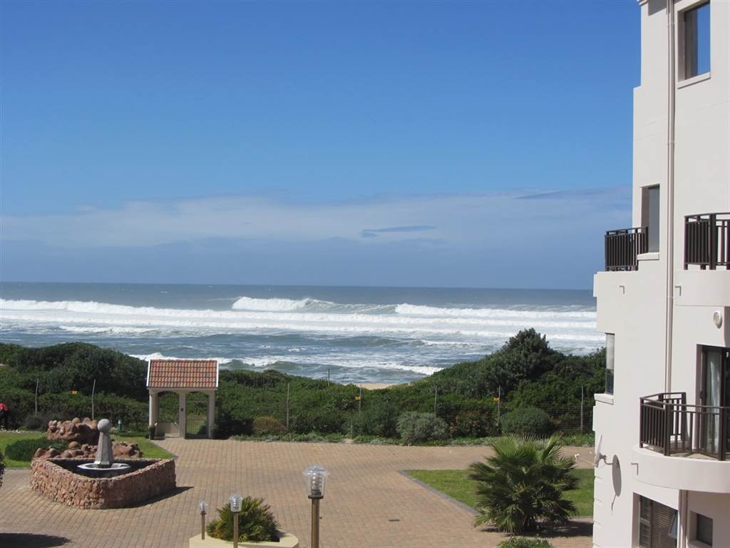 3 Bed Apartment in Port Alfred photo number 2
