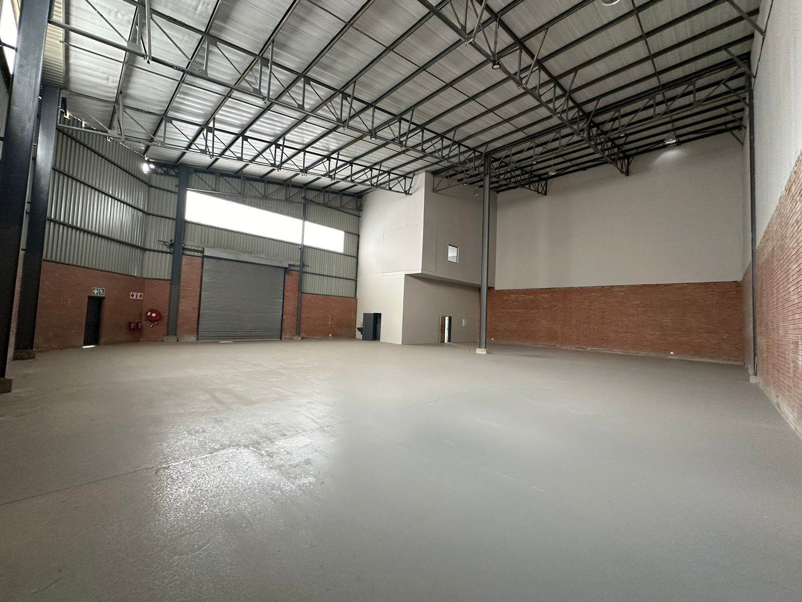 677  m² Industrial space in Roodepoort Central photo number 1