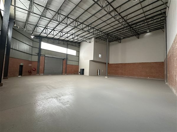 677  m² Industrial space