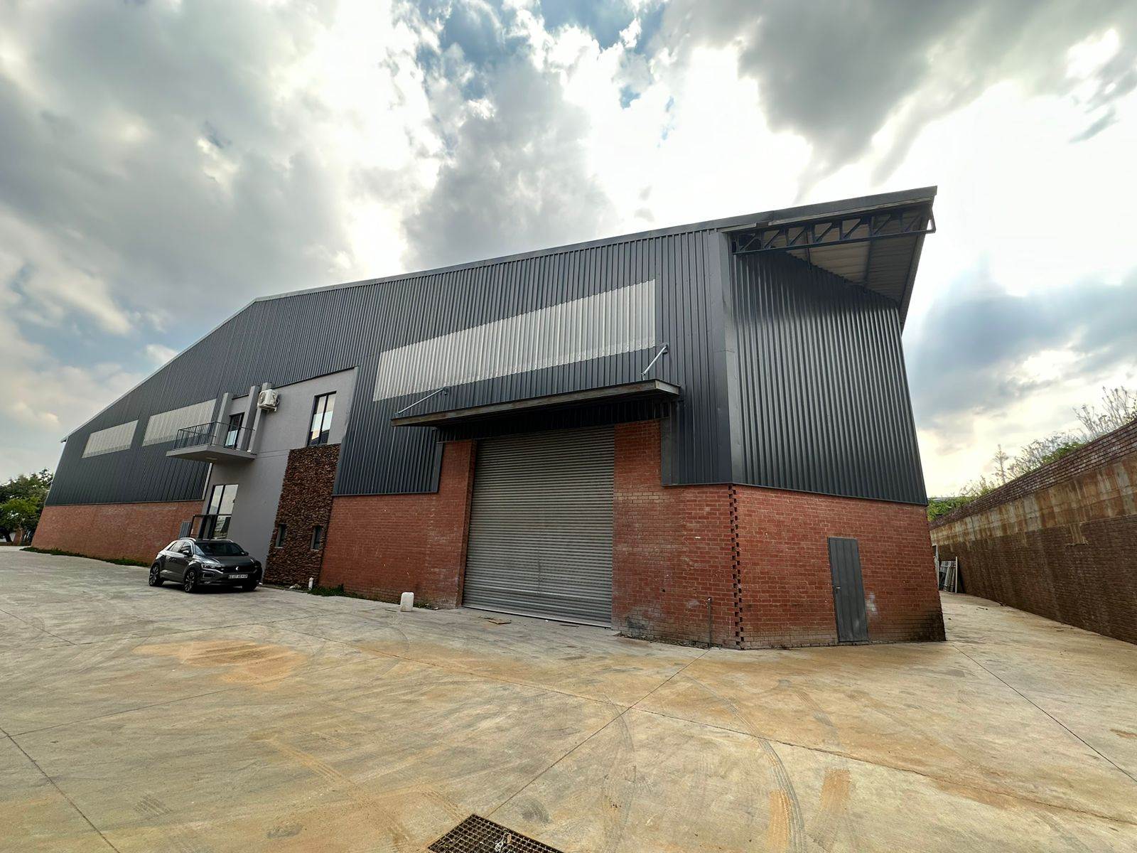 677  m² Industrial space in Roodepoort Central photo number 16