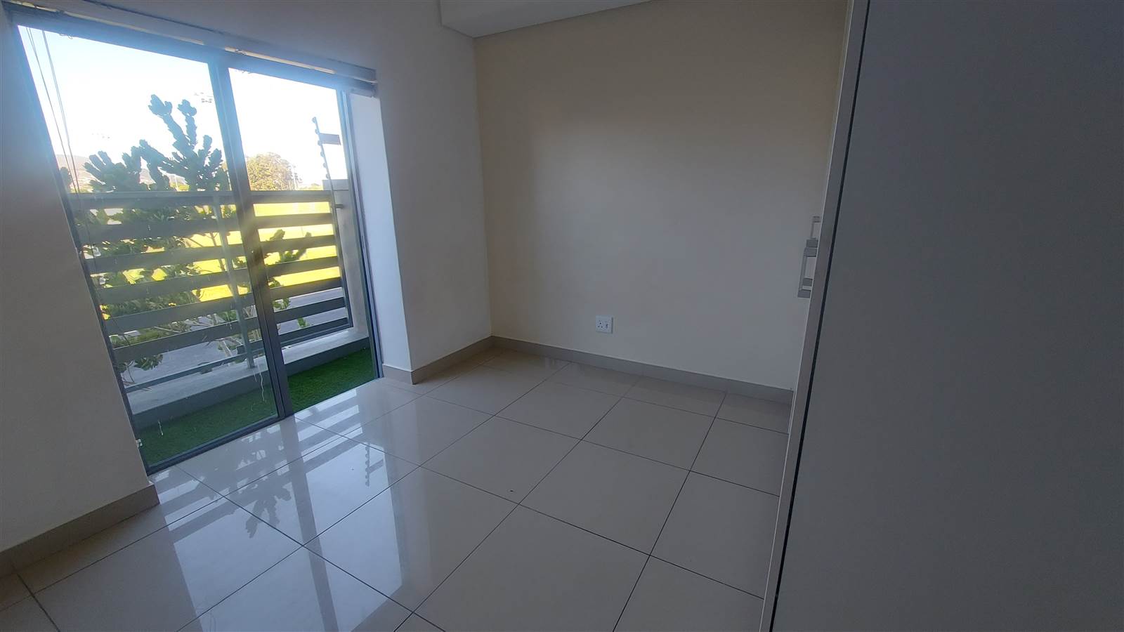 1 Bed Apartment in Edgemead photo number 5