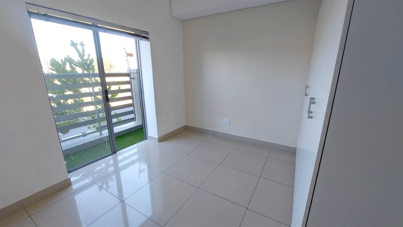 1 Bed Apartment in Edgemead photo number 1