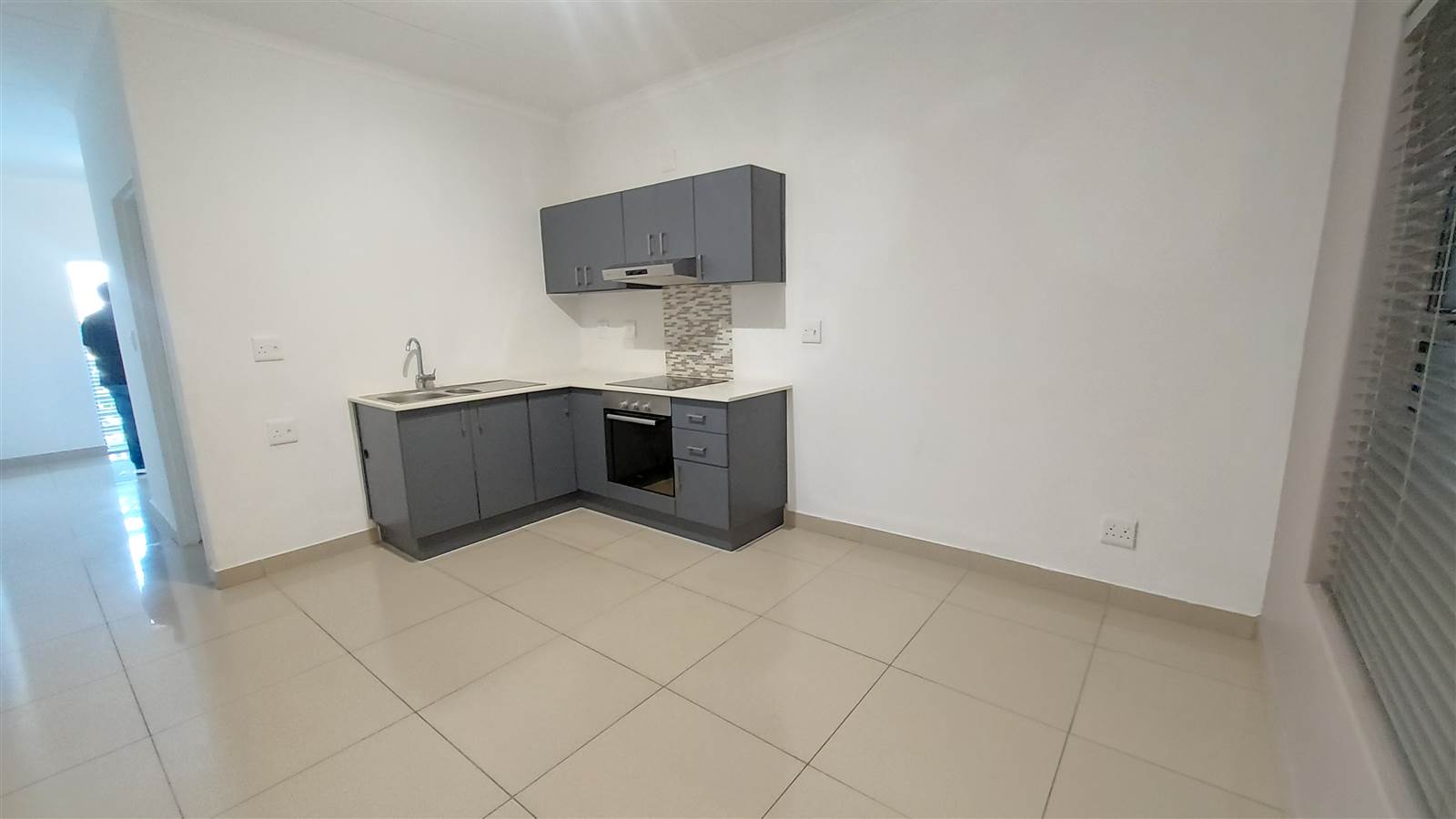 1 Bed Apartment in Edgemead photo number 7