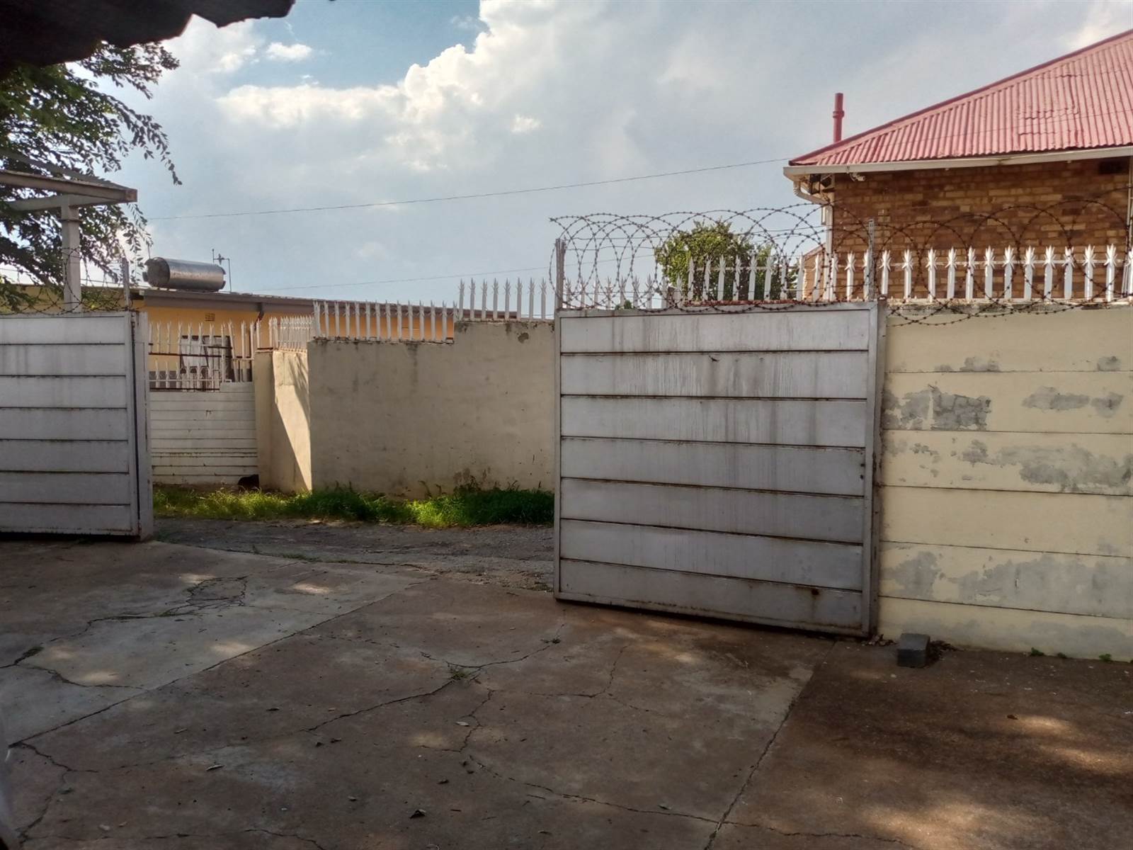 2 Bed House in West Turffontein photo number 24