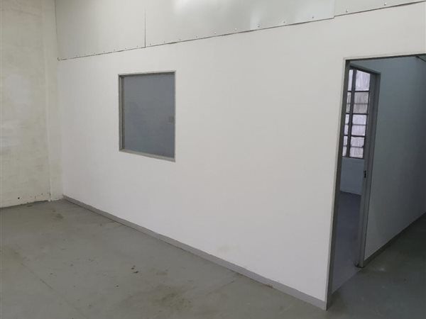 170 m² Industrial space 170 m² Industrial space