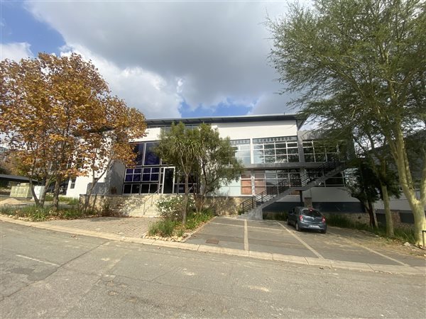 1413  m² Commercial space in Parkmore
