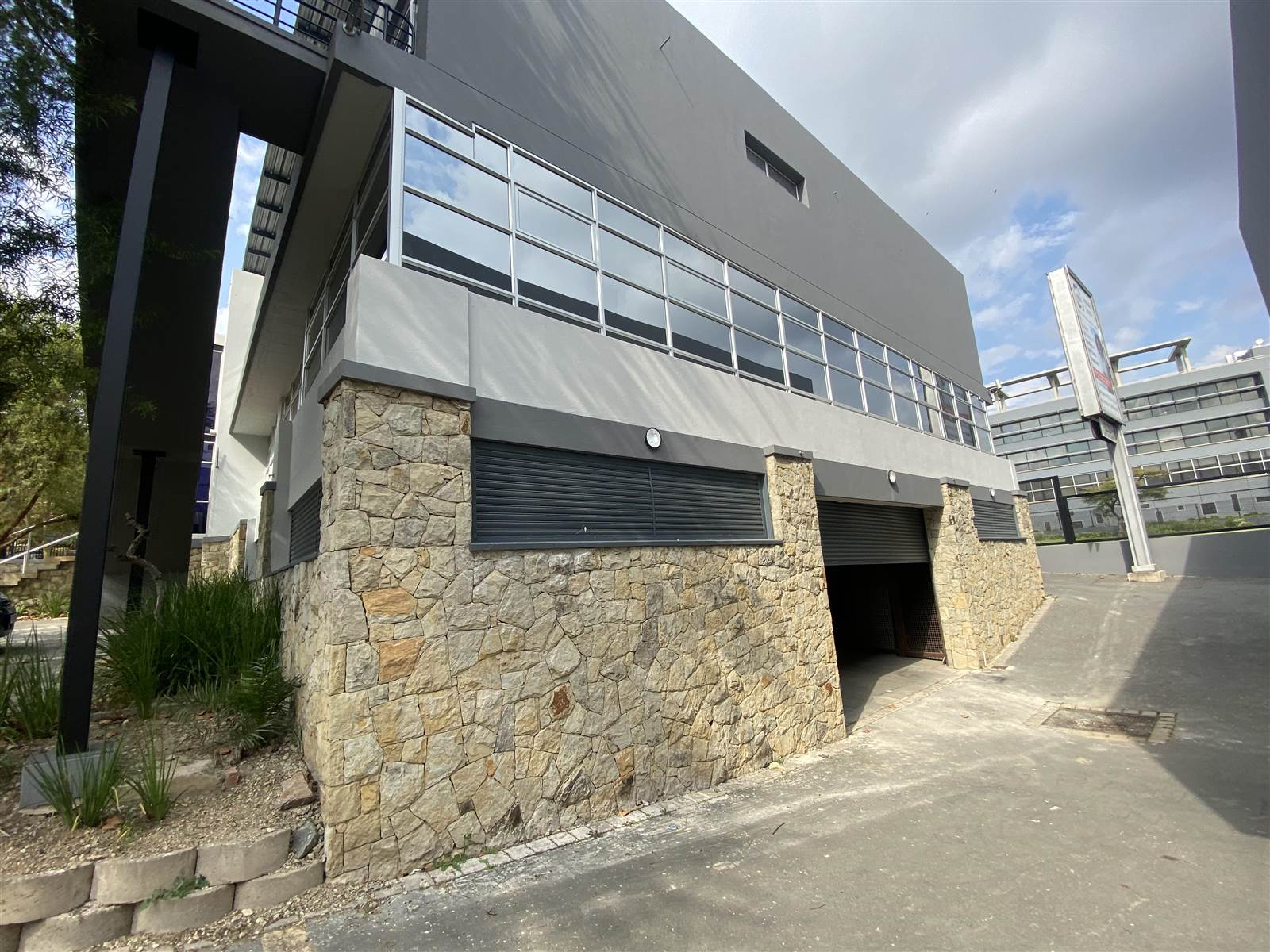 1413  m² Commercial space in Parkmore photo number 21