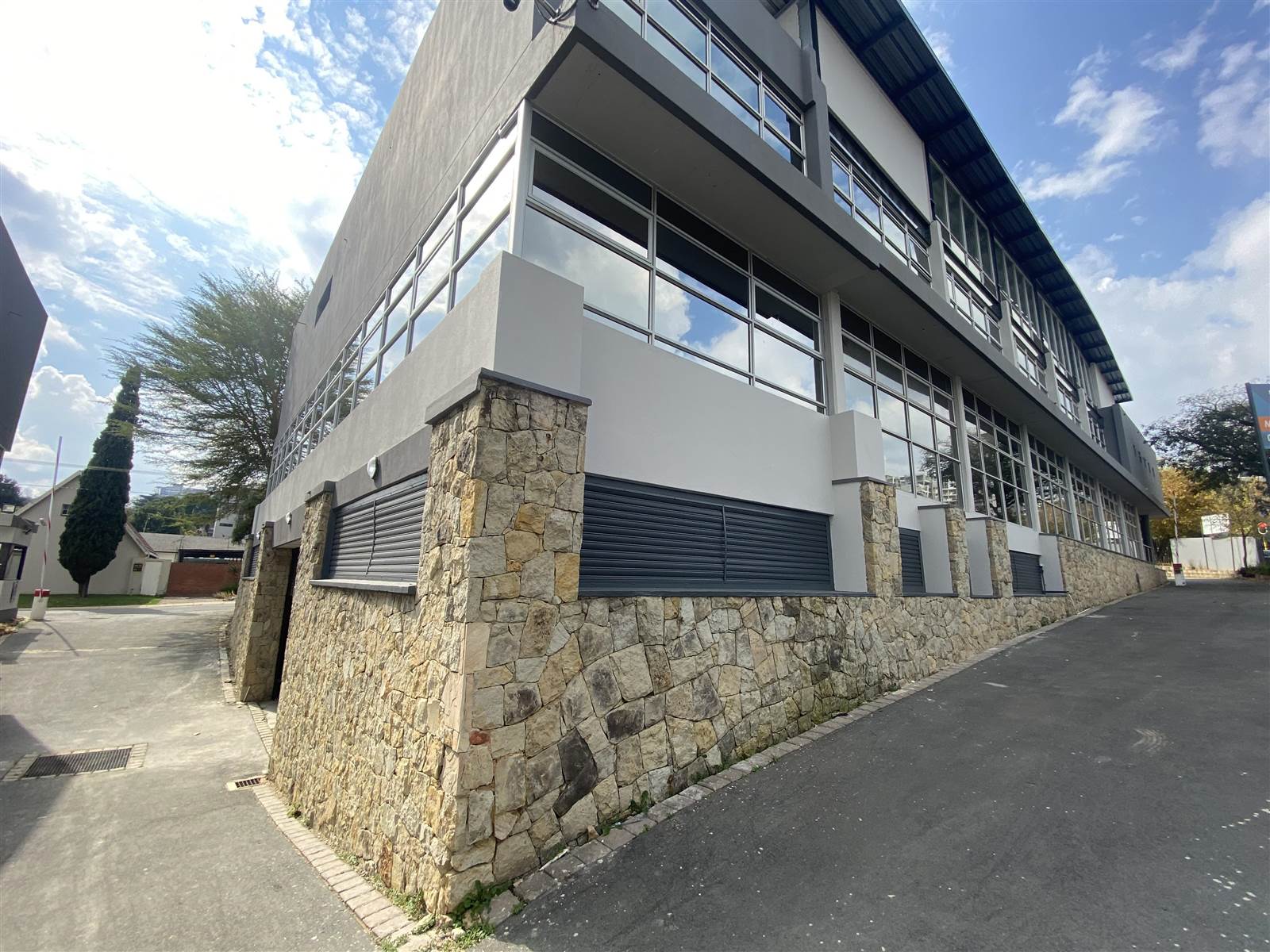 1413  m² Commercial space in Parkmore photo number 23