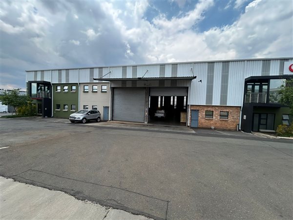 2 957  m² Industrial space