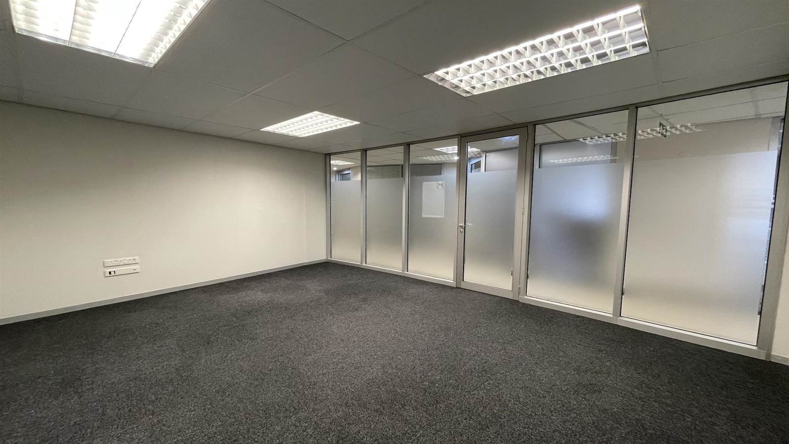 231  m² Commercial space in Tyger Valley photo number 10