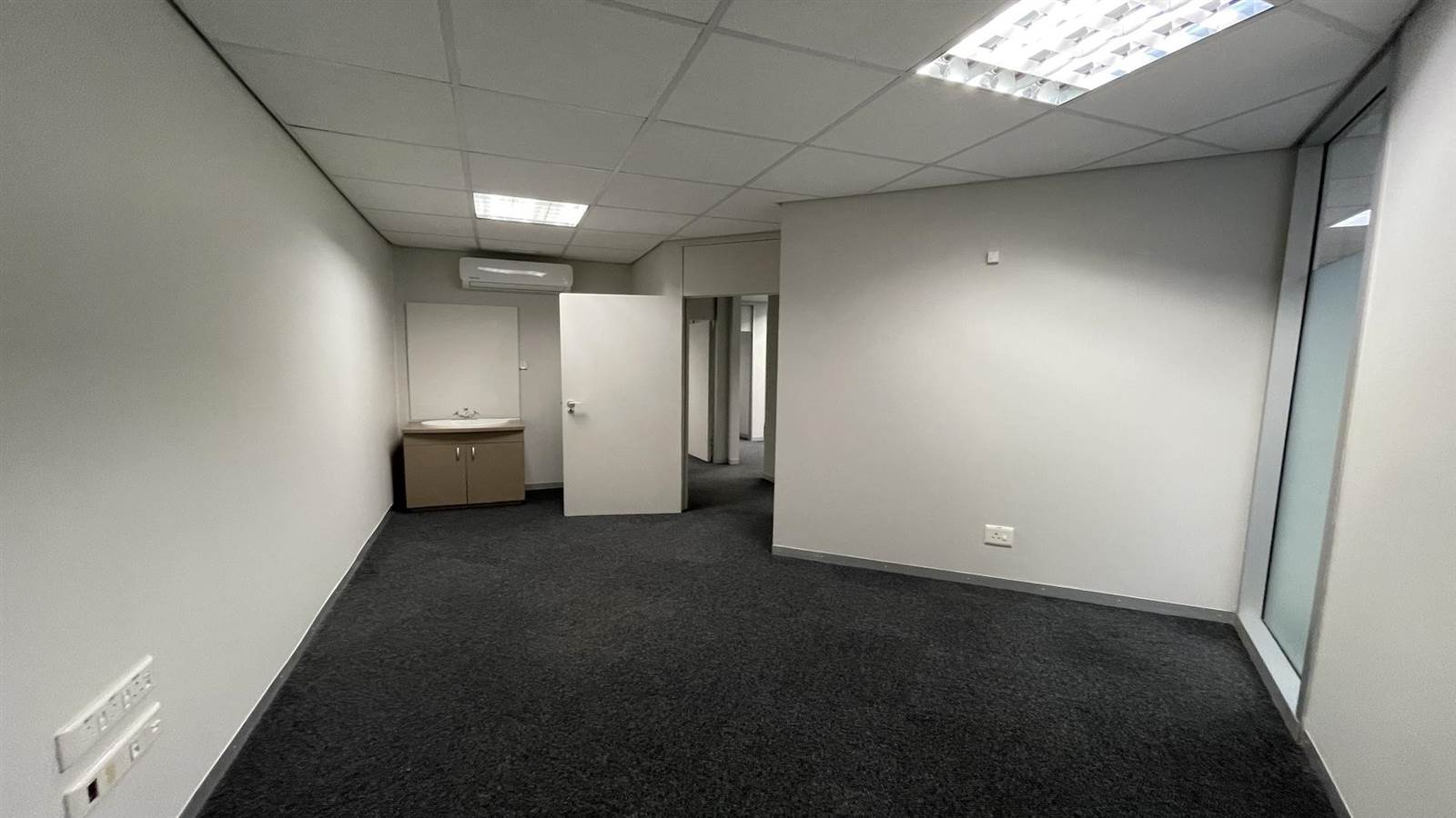 231  m² Commercial space in Tyger Valley photo number 3