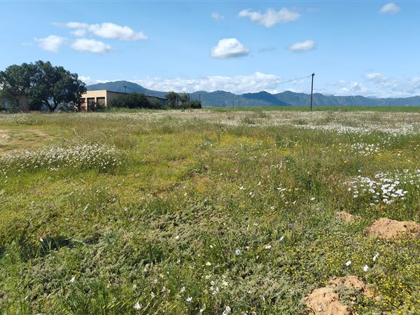 1 566 m² Land